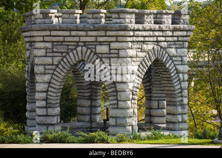 Kalkstein-Pavillon im pfälzischen Brücke, Mohawk Valley, New York State Stockfoto