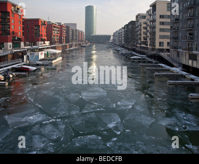 Eis auf dem Main am Westhafen Frankfurt Hafen, Frankfurt am Main, Hessen, Deutschland, Europa Stockfoto