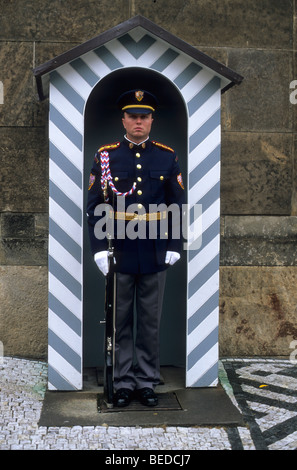 Schützen Sie vor der Prager Burg auf dem Hradschin, Prag, Tschechien, Europa Stockfoto