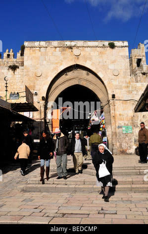 Wochenmarkt vor dem Damaskus-Tor im muslimischen Viertel, Jerusalem, Israel, Naher Osten, Orient Stockfoto