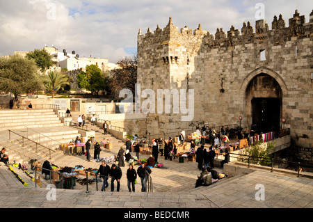 Wochenmarkt vor dem Damaskus-Tor im muslimischen Viertel, Jerusalem, Israel, Naher Osten, Orient Stockfoto