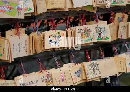 Shinto Ema, kleine hölzerne Wunsch Plaketten, Kyoto, Japan, Südostasien, Asien Stockfoto