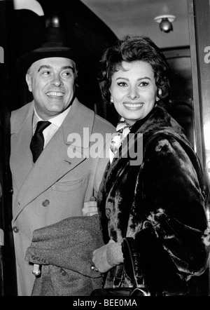 Schauspielerin Sophia Loren und Carlo Ponti Ehemann verlassen für die Weihnachtsfeiertage Stockfoto