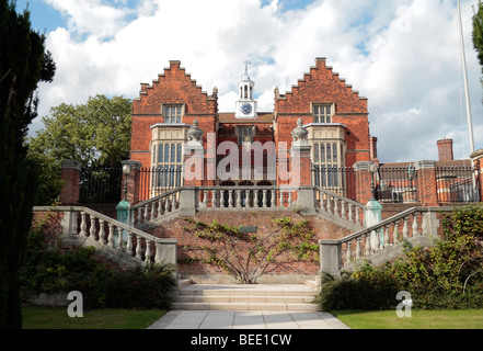 Stufen und Terrassen bis zu den alten Schulgebäude Harrow School, Egge auf dem Hügel, Middlesex, UK. Stockfoto