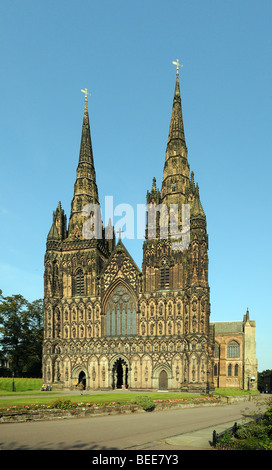 Die Westfassade des Lichfield Kathedrale Lichfield Staffordshire England. Dies ist eine dreizehnte Jahrhundert gotische Kathedrale Stockfoto