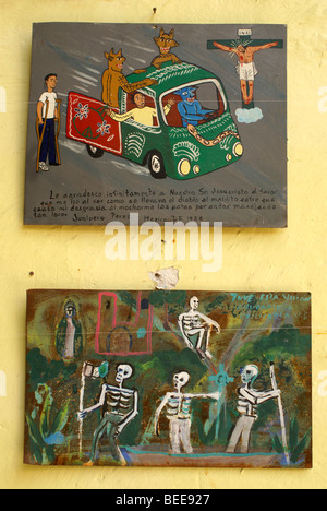 Mexikanische Retablos oder Ex-Votos. San Miguel de Allende, Mexiko Stockfoto