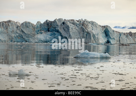 Arktischen Gletschereis schmilzt in Svalbard KongsFjorden Stockfoto