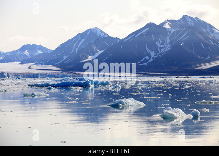 Arktischen Gletschereis schmilzt in Svalbard KongsFjorden Stockfoto