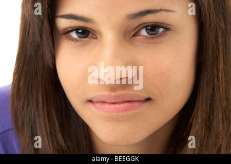 Studioportrait of Smiling Teenager-Mädchen Stockfoto