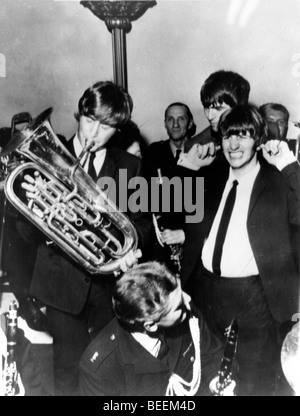 Die Beatles, die Ankunft in London für die Premiere ihres Films "A Hard Days Night" Stockfoto