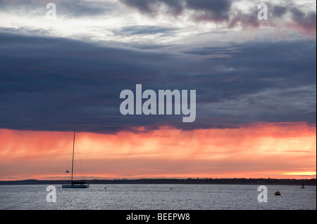 Sonnenuntergang von Ägypten Punkt, Cowes Week 2009, Isle Of Wight, England, UK Stockfoto