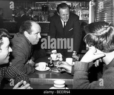 Winston Spencer Churchill bei einem Treffen für seine Wahl Stockfoto