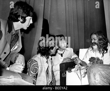 Die Beatles besuchen mit Maharishi Mahesh Yogi Stockfoto