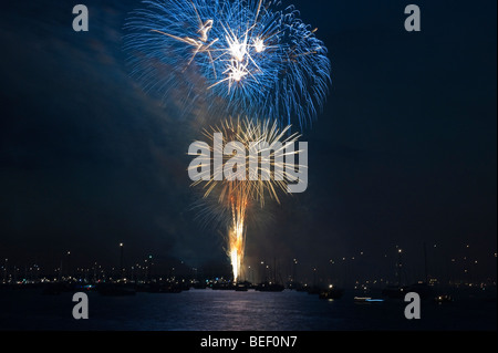 Feuerwerk Nacht bei Cowes Week 2009, Isle Of Wight, England, UK Stockfoto