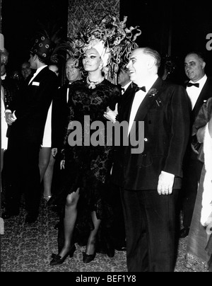 Schauspielerin Sophia Loren am Ball mit Carlo Ponti Stockfoto