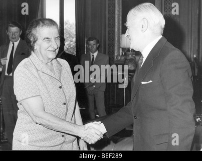 Prime Minister Golda Meir trifft Michael Stewart Stockfoto