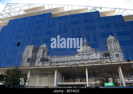 der Port of Liverpool Gebäude eines Rummenigge drei Grazien Denkmalschutz spiegelt sich in das neue Museum of Liverpool Leben Stockfoto