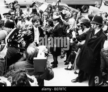 Die Beatles Paul McCartney kommt bei Hochzeit mit Familie Stockfoto