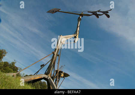 Kinetische Skulptur von Landmaschinen Stockfoto