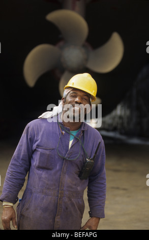 Porträt eines Arbeiters in Freeport Bahamas Trockendock Stockfoto