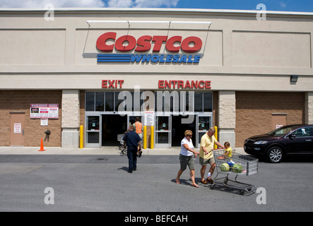 Ein Costco Einzelhandel Sammellagerplatz in Maryland. Stockfoto