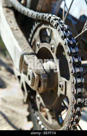 Off-Road-Motorrad-Kette-Nahaufnahme Stockfoto