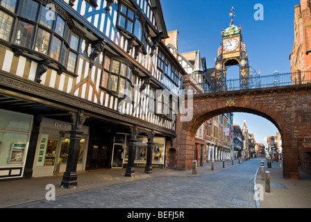 Die viktorianischen Eastgate Clock auf die Stadt-Wände, Eastgate Street, Chester, Cheshire, England, UK Stockfoto