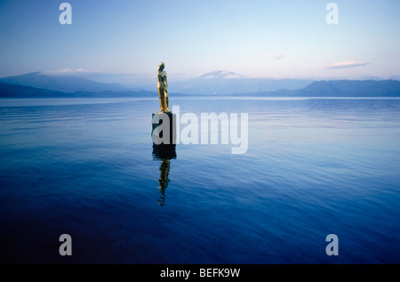 Statue von Prinzessin Tatsuko im See Tazawako in Akita Preficture, Japan Stockfoto