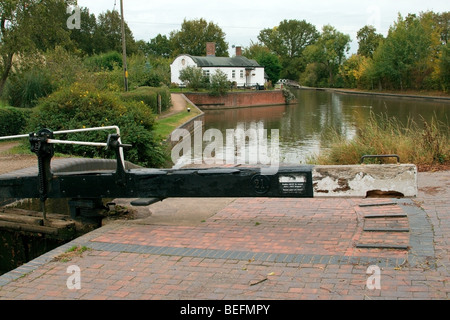 Ansicht von Kingswood Kreuzung an der Stratford-upon-Avon-Kanal Stockfoto