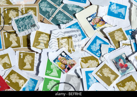 Sammlung von Frankiert britische Briefmarken Nahaufnahme Stockfoto