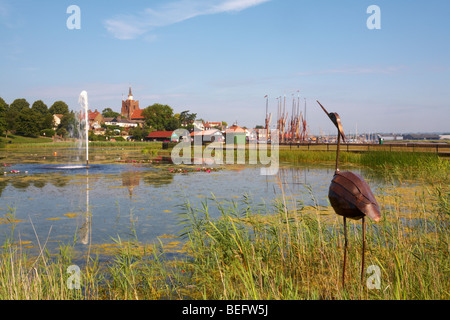 Großbritannien England Essex Maldon Promenade und Hythe Quay mit angelegten See im Vordergrund Stockfoto