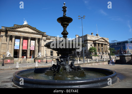 Steble Brunnen Walker Art Gallery und Grafschaft Sitzungen Gericht Gebäude auf William Braun Straße Naturschutzgebiet Liverpool Stockfoto