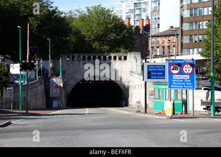 Eingang zu den Queensway Birkenhead Tunnel Liverpool City Centre Merseyside England Großbritannien Stockfoto