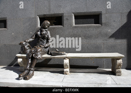 Eleanor Rigby Statue von Tommy Steele in Liverpool Merseyside England uk Stockfoto