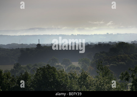 Nachlass von Tatton Park, England. Einer erhöhten morgendlichen Blick auf Tatton Park Garten. Stockfoto