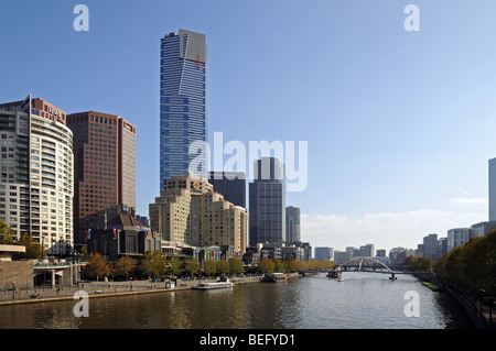 Yarra River Southbank Promenade Wolkenkratzer Hochhäuser gesehen von Princes Bridge Melbourne Australien Stockfoto
