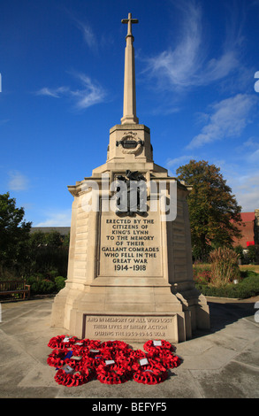 Das Kriegerdenkmal im Tower Gardens Kings Lynn, Norfolk. Stockfoto