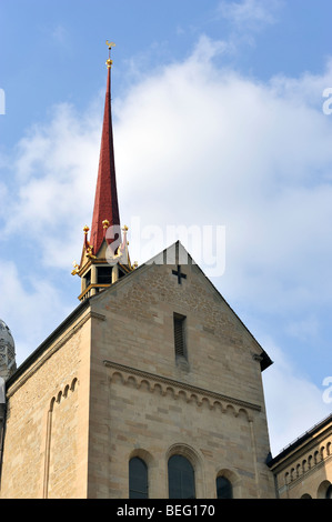 Der rote Turm, der das Grossmünster in Zürich, Schweiz Stockfoto