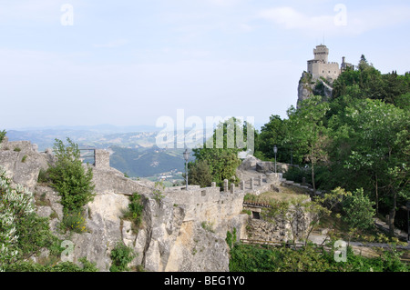 Cesta Titano Schloss in San Marino bei Sonnenuntergang Stockfoto