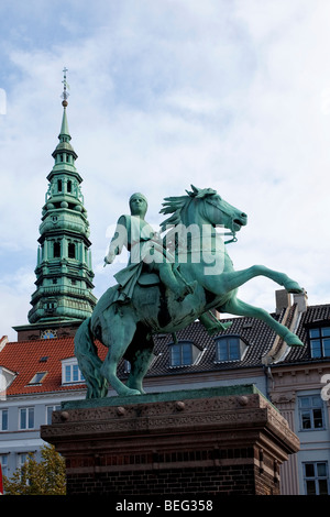 Statue von Absalon auf dem Pferderücken. Kopenhagen, Dänemark, Scandinavia Stockfoto