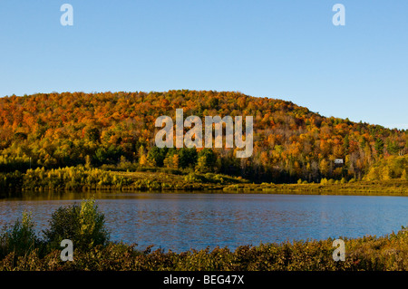 Vermont Mad River Valley Blueberry Lake im Herbst Stockfoto