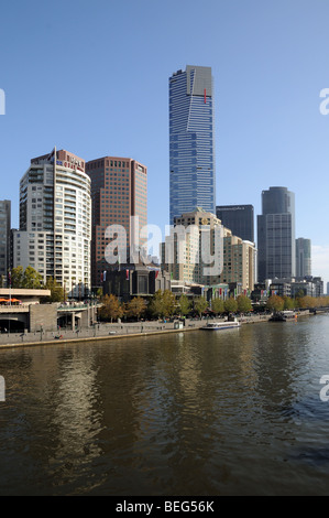 Yarra River Southbank Promenade Wolkenkratzer Hochhäuser gesehen von Princes Bridge Melbourne Australien Stockfoto