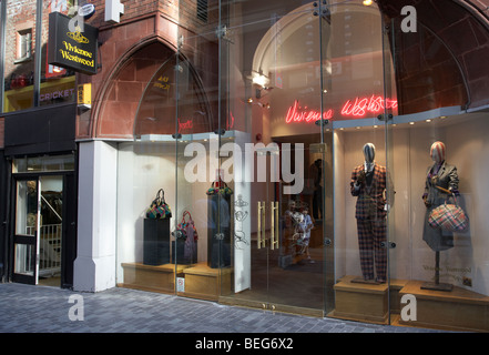 Vivienne Westwood-Designer-Kleidung zu speichern in der Mathew Street in Liverpool Stadtzentrum Stockfoto