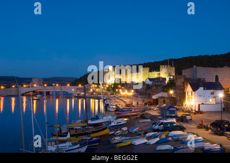 Blick Richtung Conwy Castle, Conwy, Gwynedd, Wales, Vereinigtes Königreich, Europa. Stockfoto