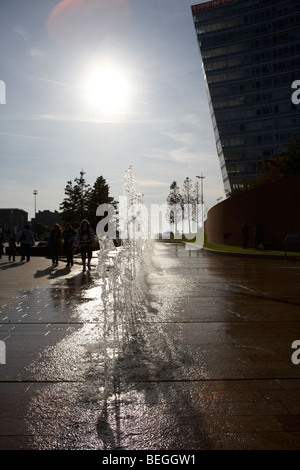 Brunnen im Chavasse Park Teil der Entwicklung der Liverpool für eine Regeneration in Liverpool City Centre Merseyside England Großbritannien Stockfoto