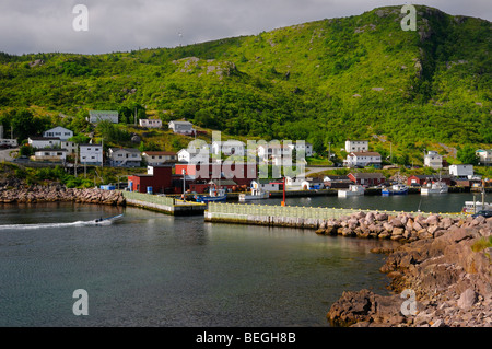 Motorboot Eingabe wellenbrecher an Petty Harbour - Maddox cove Avalon Halbinsel Neufundland Stockfoto
