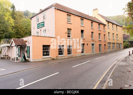 Das heute abgerissene Cox's Mill Hotel in der Cheddar Schlucht Stockfoto