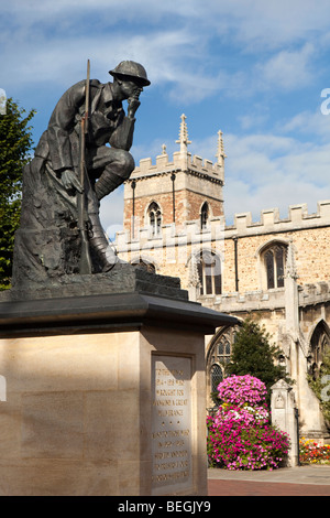 England, Cambridgeshire, Huntingdon, Stadtzentrum, Dame Kathleen Scott denken Soldat War Memorial Stockfoto