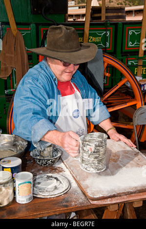 Der Lincoln County Cowboy Symposium und Chuck Wagon Kochwettbewerb findet statt in Ruidoso Downs, New Mexico. Stockfoto