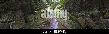 Weg von der Unterwelt (Via Degli Inferi) in der etruskischen Nekropole Banditaccia, Cerveteri, Italien Stockfoto